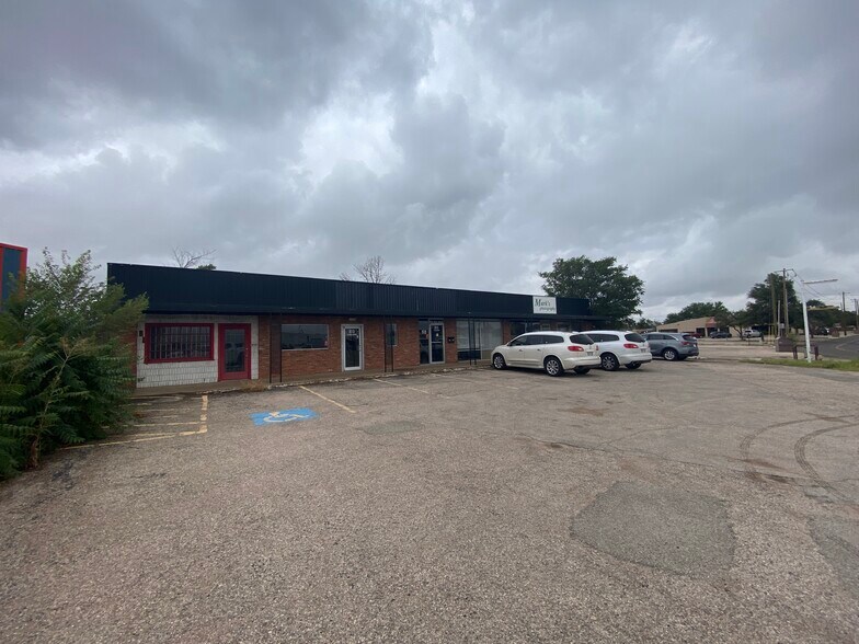Primary Photo Of 811 N Meadow St, Odessa Freestanding For Sale