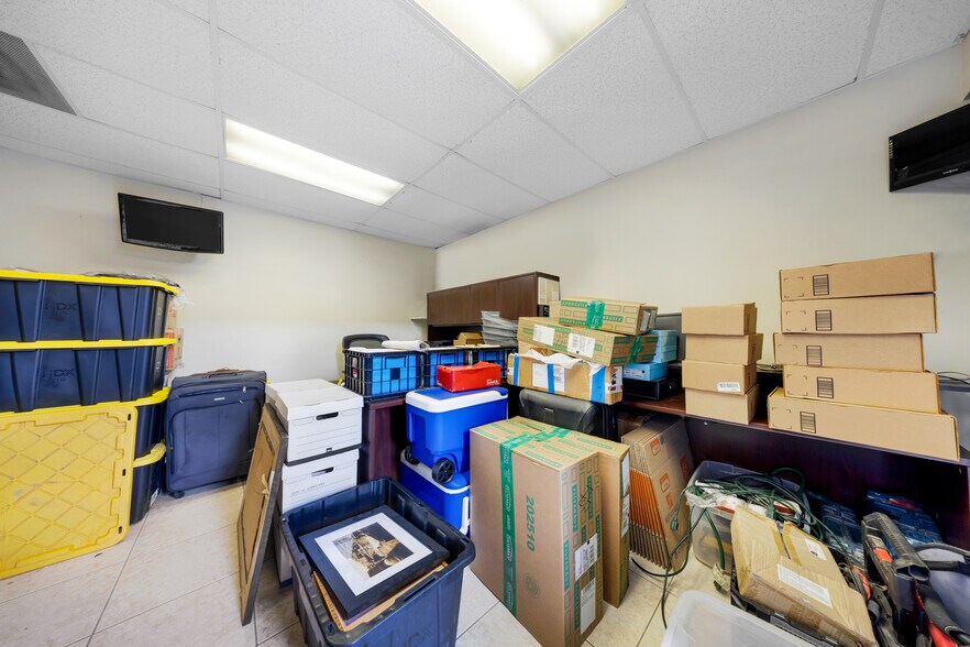 More Photos Of 13405 SW 128th St, Miami Light Manufacturing For Sale