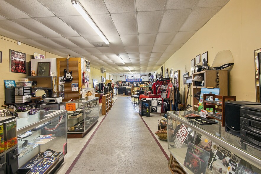 More Photos Of 117-137 Hughlett Ave, Cocoa General Retail For Sale