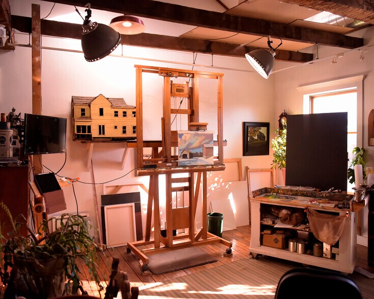 More Photos Of 140 Broadway E, Granville Storefront Retail Office For Sale