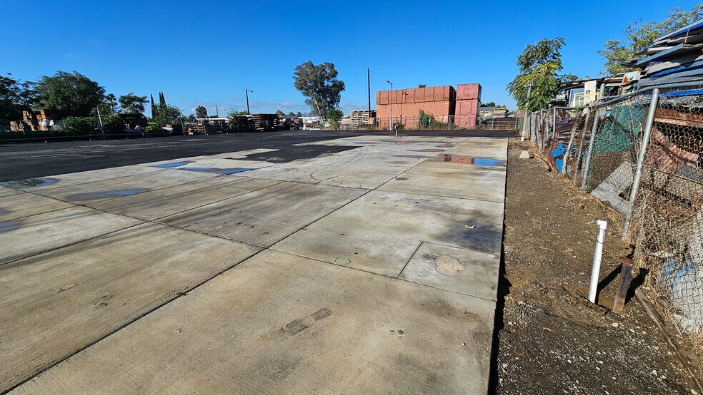 More Photos Of 11026 Roswell Ave, Pomona Industrial For Lease