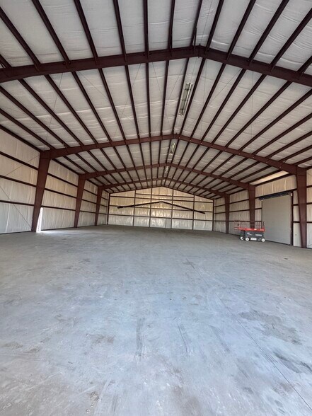 More Photos Of 3391 FM 465, Seguin Warehouse For Lease