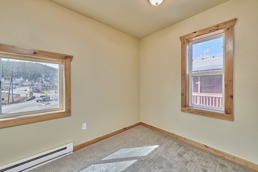 More Photos Of 1 W 1st St, Nederland Storefront Retail Office For Lease