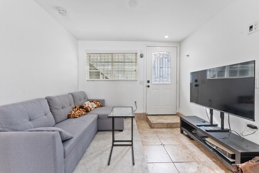 More Photos Of 126 E Balboa Blvd, Newport Beach Multifamily For Sale