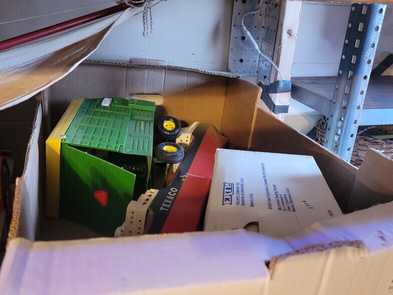 More Photos Of 1045 Eagon St, Barberton Manufacturing For Sale