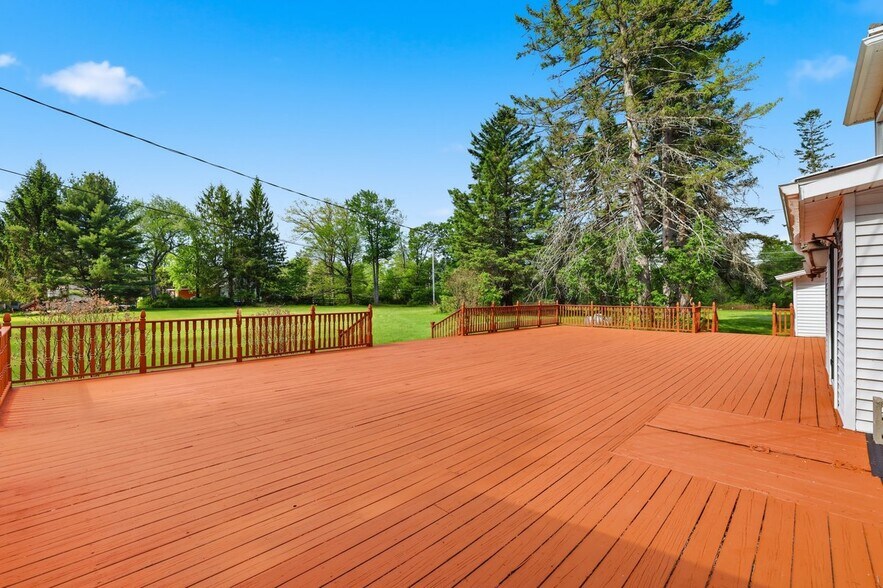 More Photos Of 1015 PA-390, Greentown Specialty For Sale