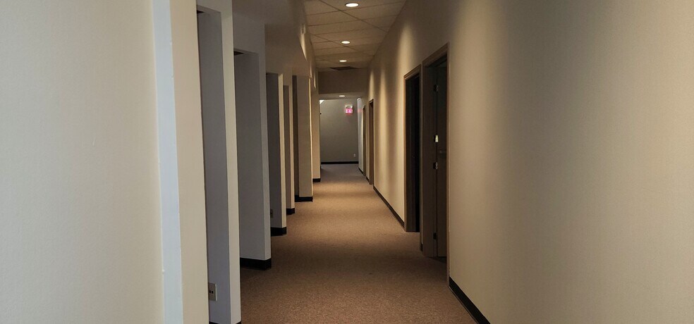 More Photos Of 1487-1499 Ouellette Av, Windsor Storefront Retail Office For Lease