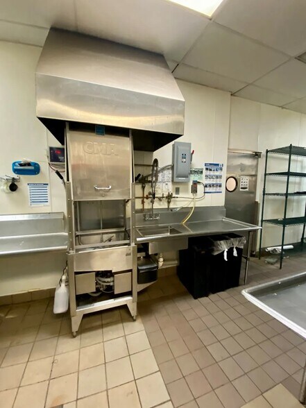 More Photos Of 1023-1025 W Belmont Ave, Chicago Storefront For Sale
