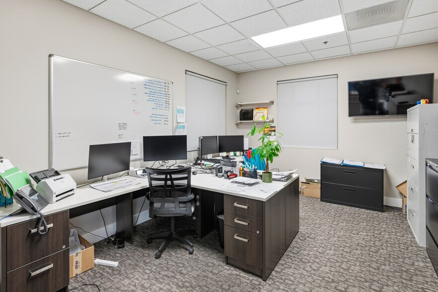 More Photos Of 3087 E Warm Springs Rd, Las Vegas Office For Sale