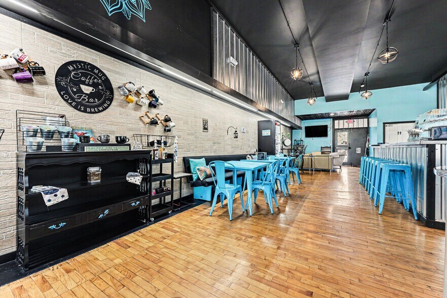 More Photos Of 7 E Muskegon St, Kent City Storefront Retail Residential For Lease