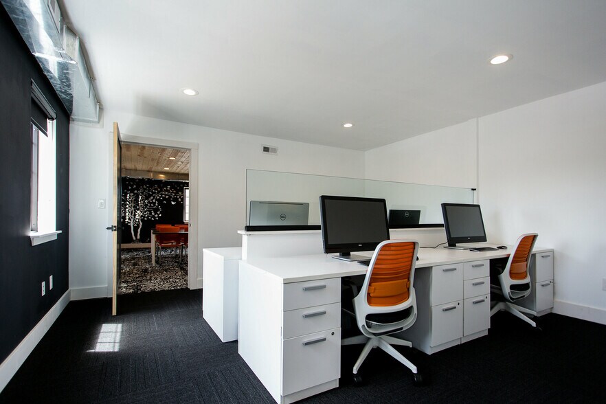 More Photos Of 6 Pike St, Cincinnati Storefront Retail Office For Sale