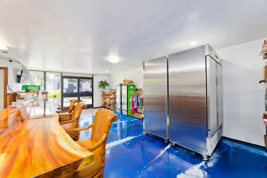 More Photos Of 76-6246 Ali'i Dr, Kailua Kona Hotel For Sale