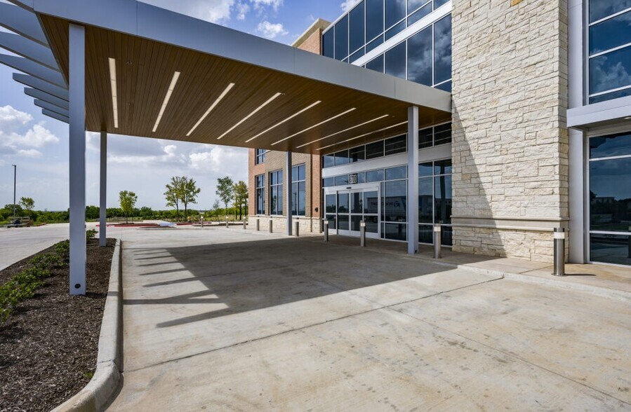 More Photos Of 6700 Dallas Pky, Frisco Medical For Sale