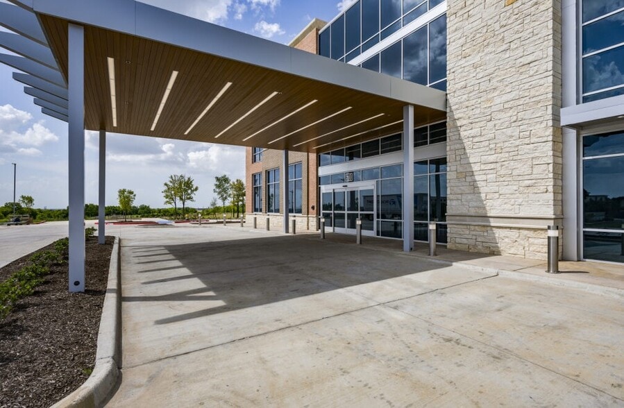 More Photos Of 6700 Dallas Pky, Frisco Medical For Lease
