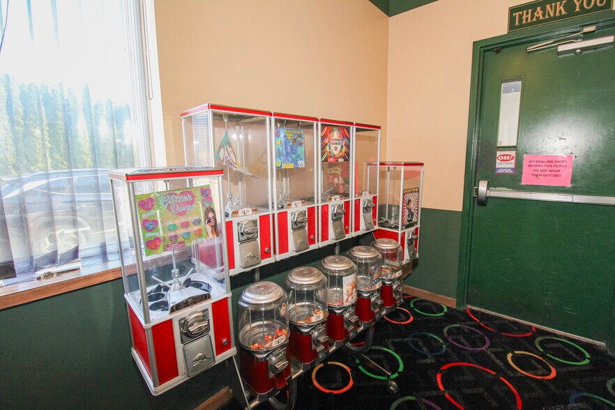More Photos Of 125 Main St, Huron Bowling Alley For Sale