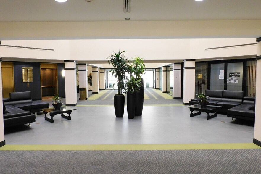 More Photos Of 3200 Greenfield Rd, Dearborn Office For Sale