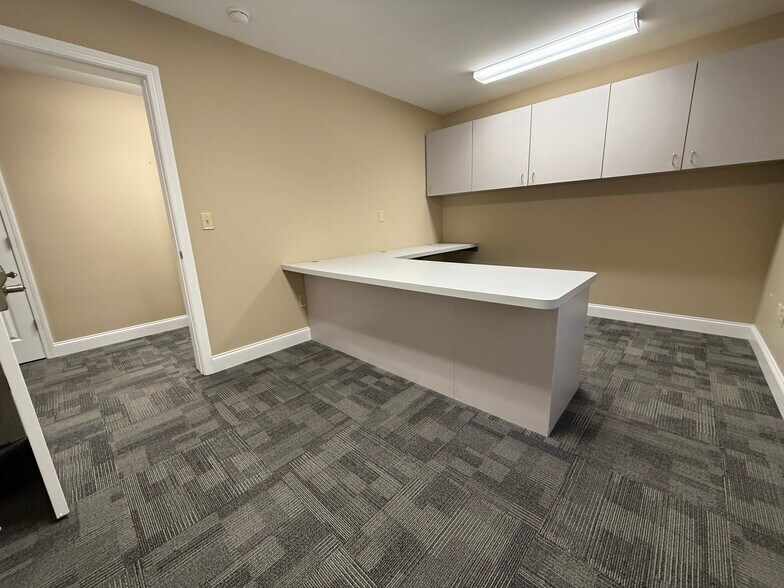 More Photos Of 369 Big Bay Rd, Queensbury Flex For Lease