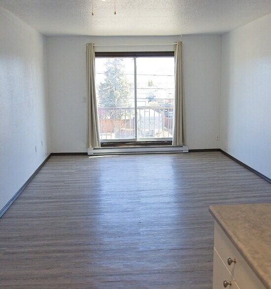 More Photos Of 10524 102 St, Taylor Apartments For Sale