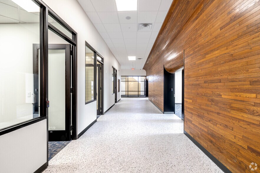 More Photos Of 250 Magnolia Ave SW, Winter Haven Coworking Space