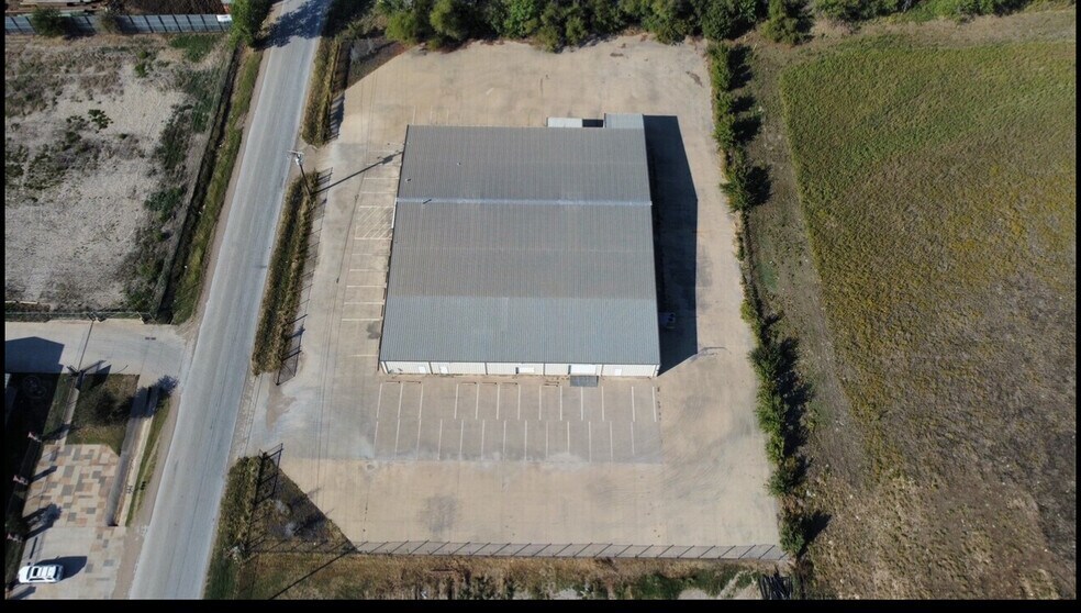 More Photos Of 10100 Hicks Field Rd, Fort Worth Warehouse For Lease