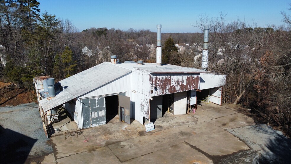 More Photos Of 8828 Mount Holly Rd, Charlotte Warehouse For Lease