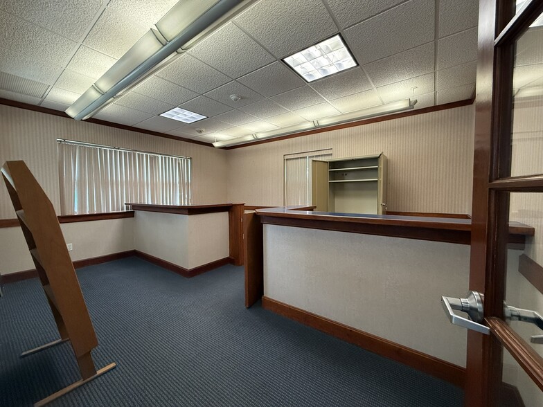 More Photos Of 584 Wyoming Ave, Kingston Medical For Sale