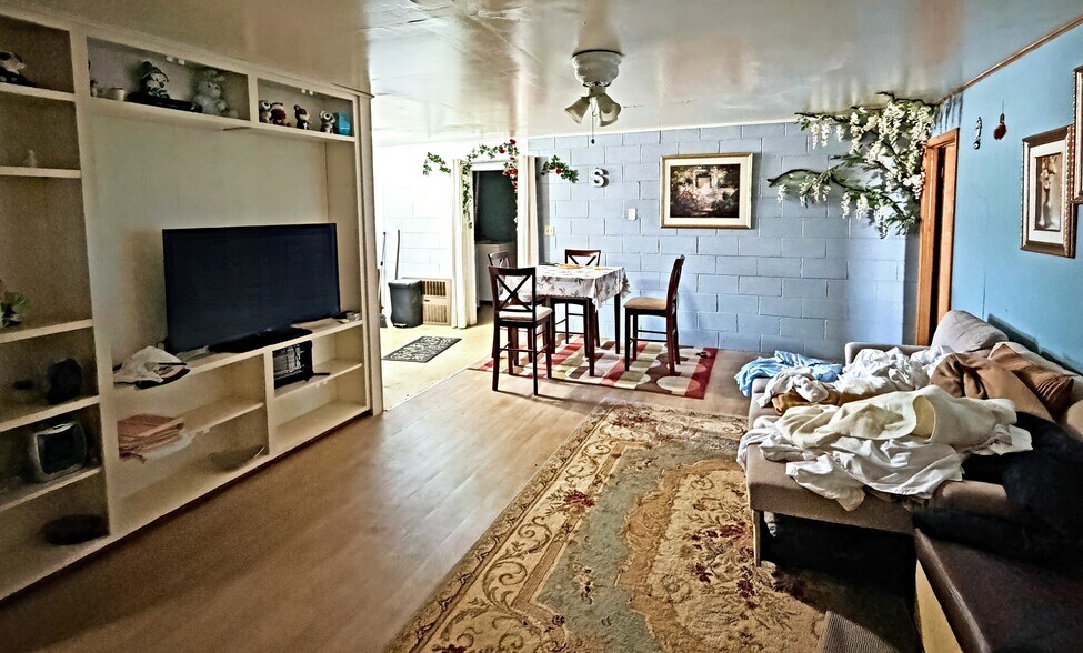 More Photos Of 1202 Castle Rock St, Quinter Hotel For Sale