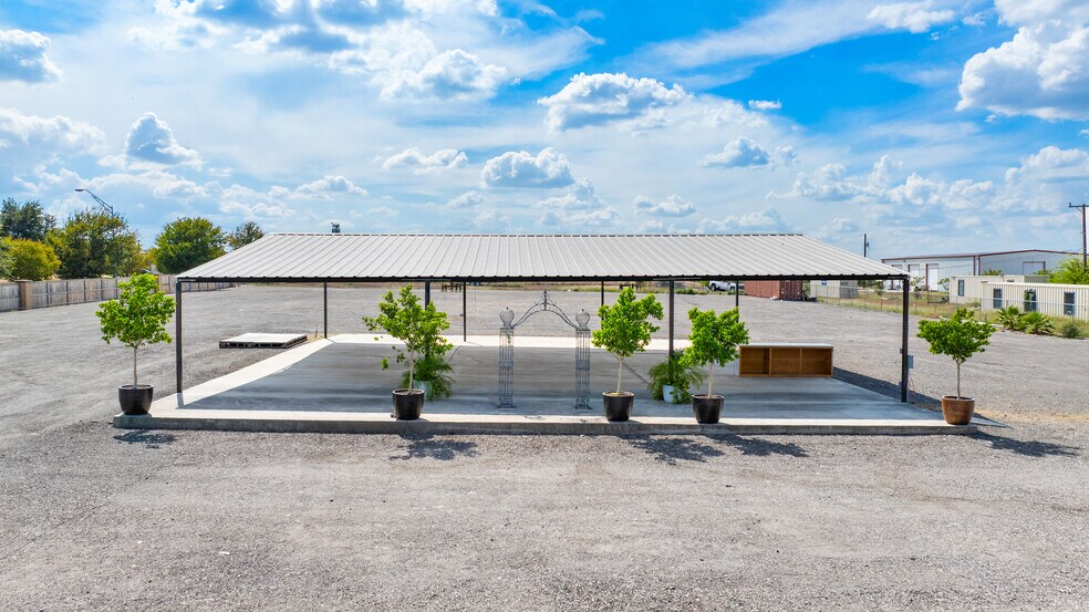 More Photos Of 8403 SW Loop 410, San Antonio Industrial For Sale