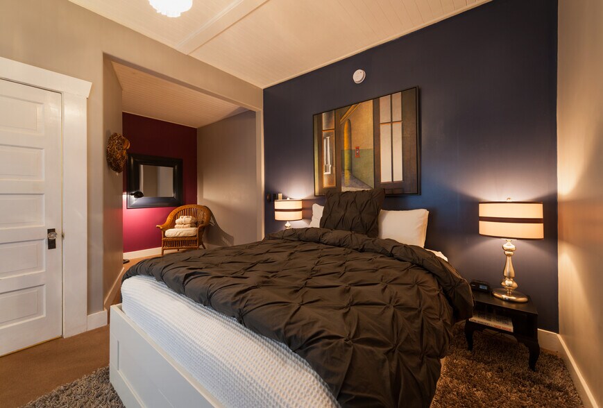 More Photos Of 2579 W Shore Dr, Lummi Island Hotel For Sale