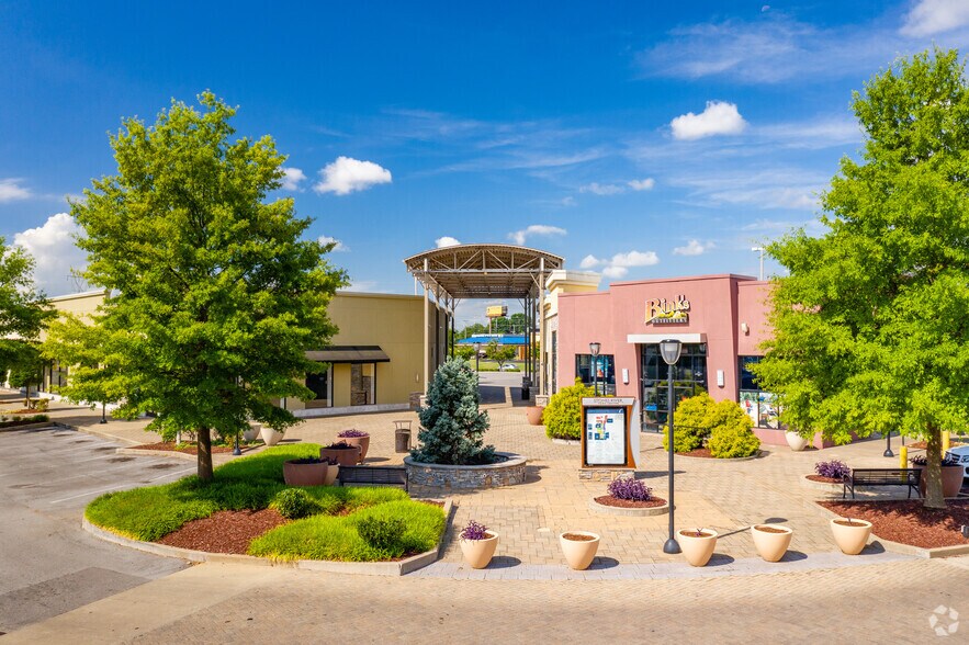 More Photos Of 1720 Old Fort Pky, Murfreesboro General Retail For Sale