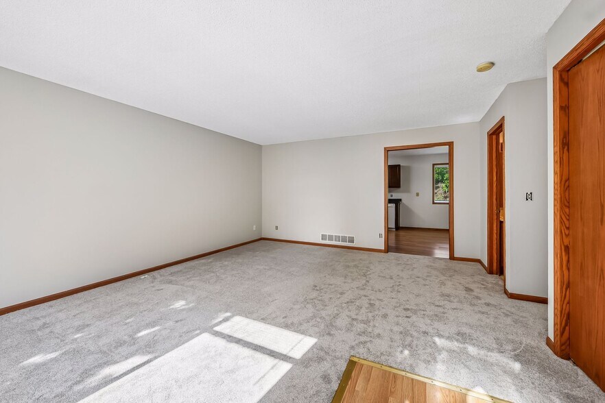 More Photos Of 417 Hunter Dr, Watertown Multifamily For Sale