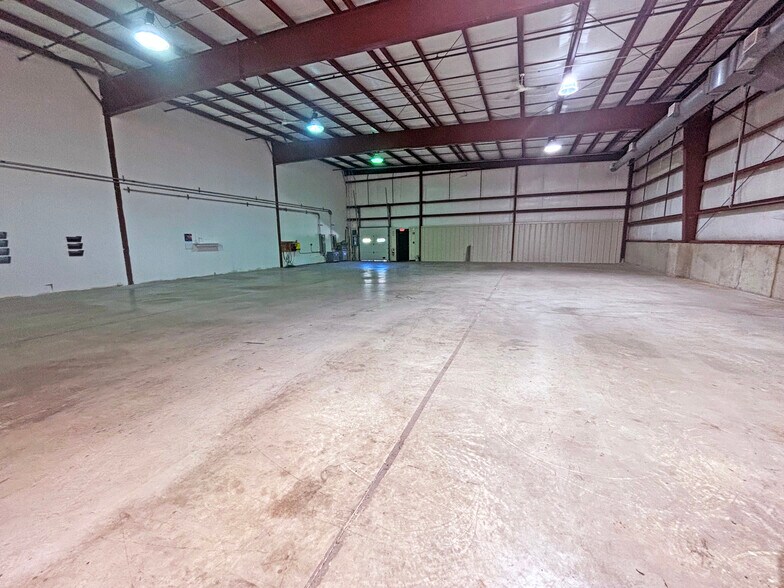 More Photos Of 300 Heritage Ave, Portsmouth Warehouse For Lease