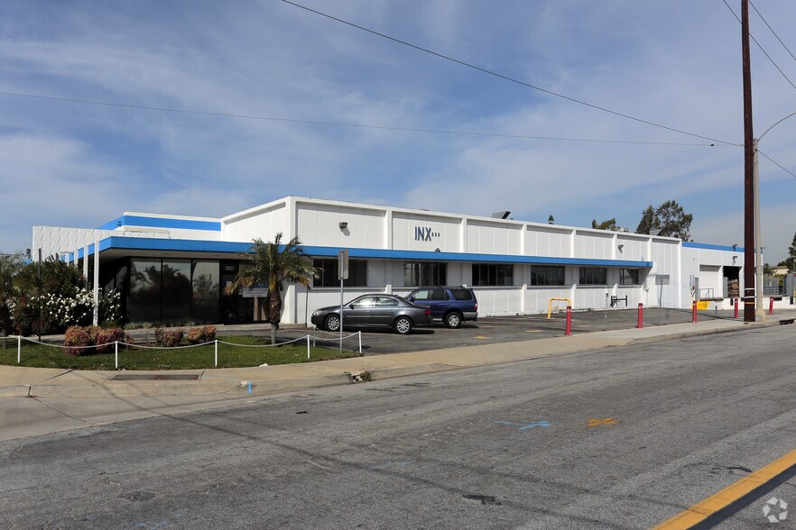 More Photos Of 13821 Marquardt Ave, Santa Fe Springs Manufacturing For Lease