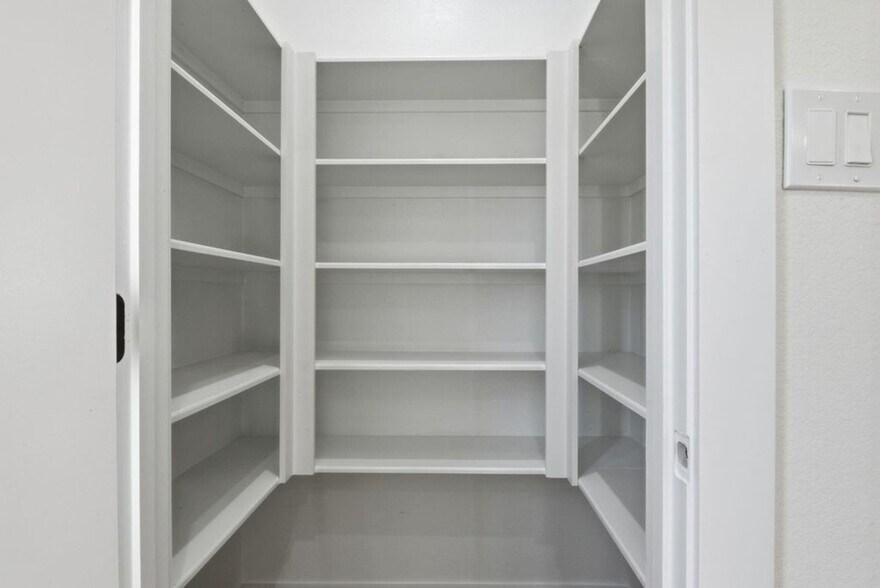 More Photos Of 7958 Henson st, Houston Apartments For Sale