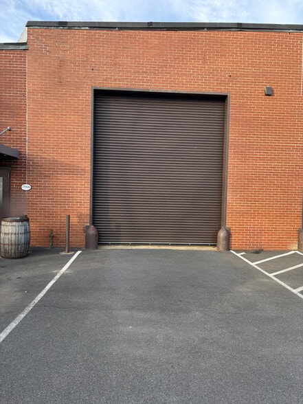 More Photos Of 7144 Farm Station Rd, Warrenton Light Manufacturing For Lease