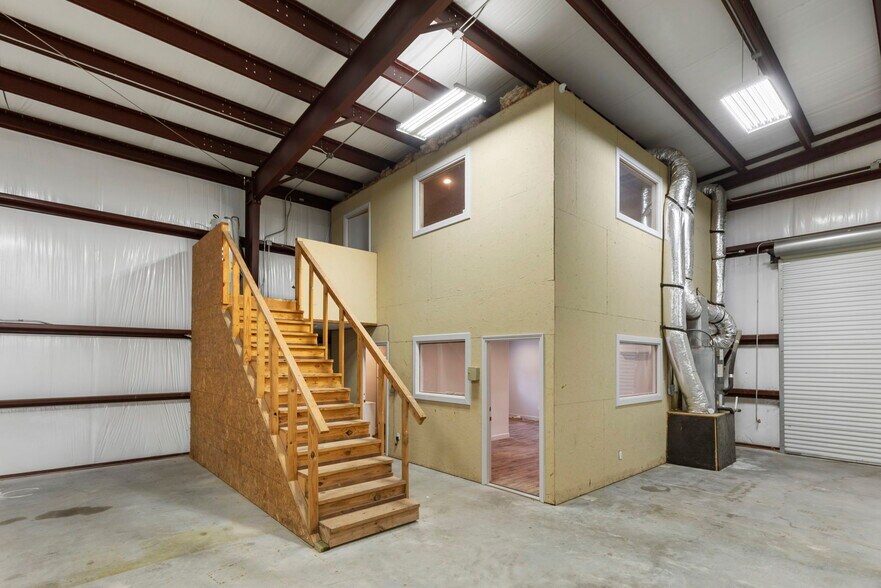More Photos Of 8711 Hufsmith Kuykendahl Rd, Tomball Industrial For Sale