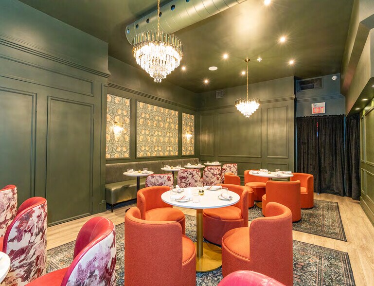More Photos Of 1444 Dupont St, Toronto Showroom For Sale