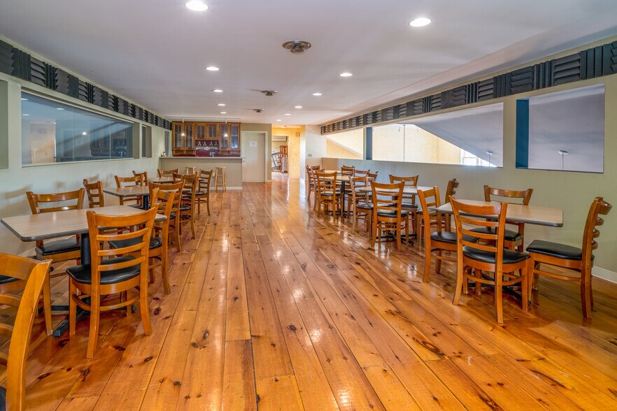 More Photos Of 279 S Main St, Winterport Winery Vineyard For Sale