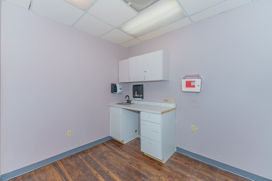 More Photos Of 961-963 State Route 146, Clifton Park Medical For Lease