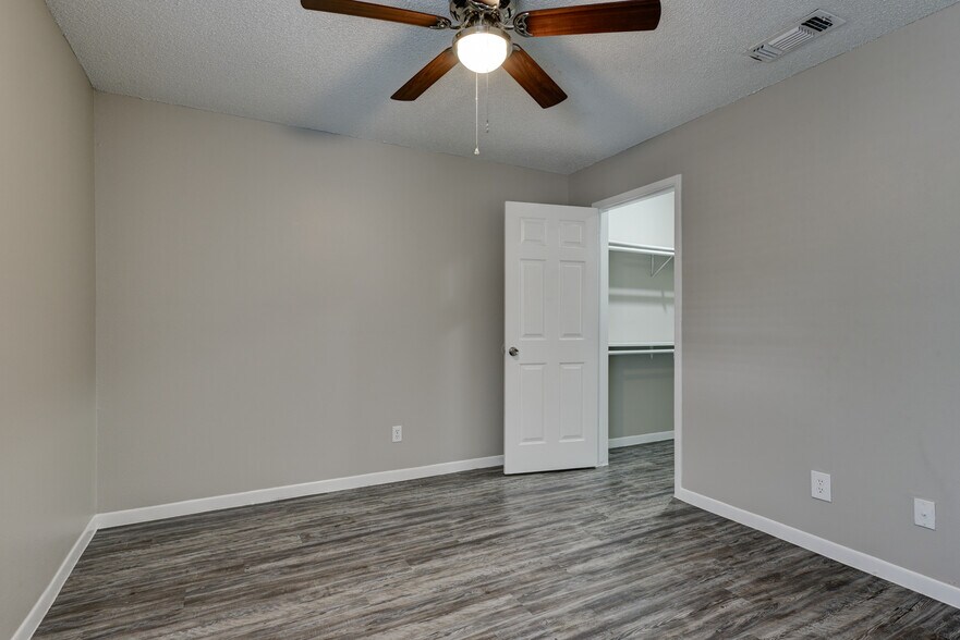 More Photos Of 737 W Mayfield Blvd, San Antonio Apartments For Sale