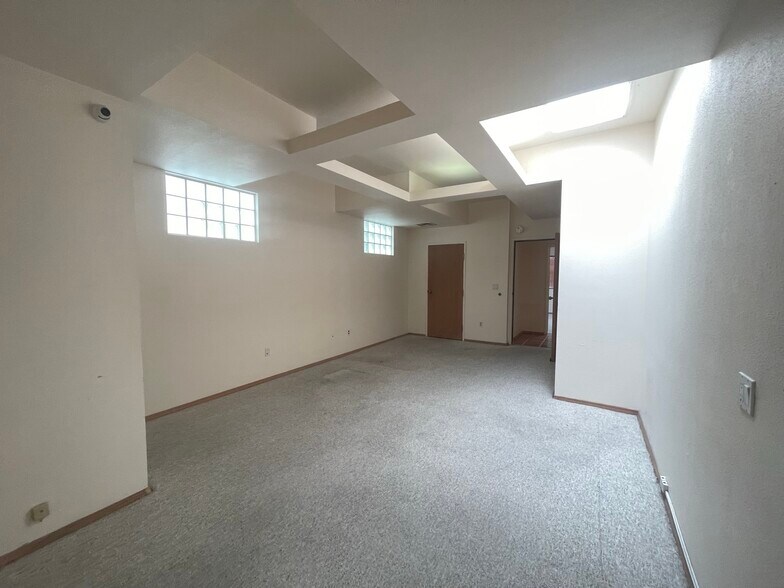 More Photos Of 1709 Girard Blvd NE, Albuquerque Medical For Lease