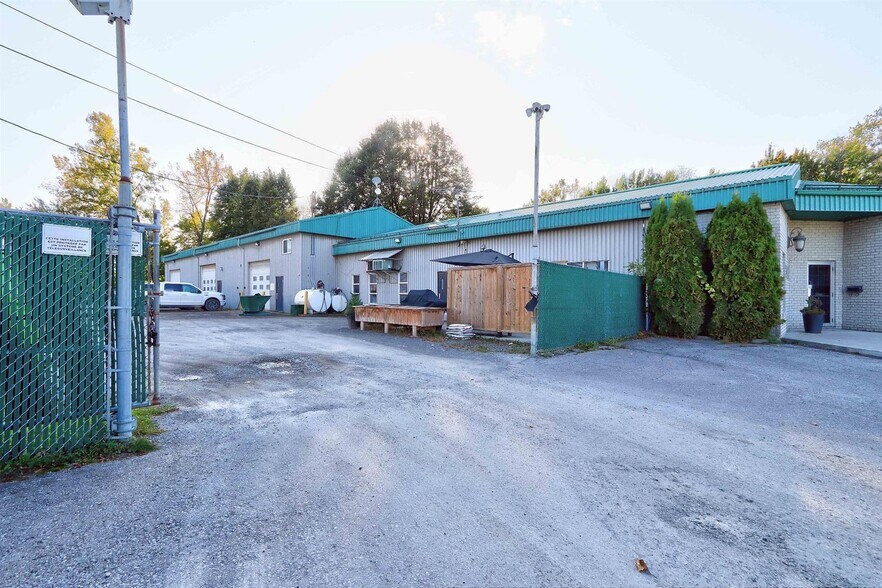 More Photos Of 680 Av Jean-Demers, Bécancour Industrial For Lease