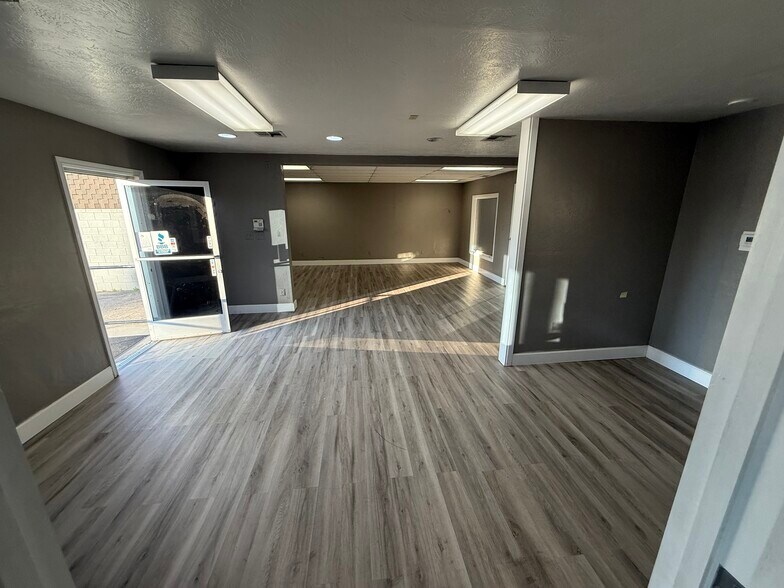 More Photos Of 1215 Railroad Ave, Clovis Warehouse For Lease