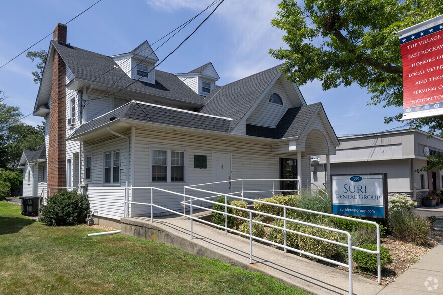 Primary Photo Of 359 Atlantic Ave, East Rockaway Medical For Lease