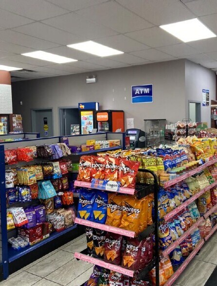 More Photos Of 595771 Oxford 59, Woodstock Service Station For Sale