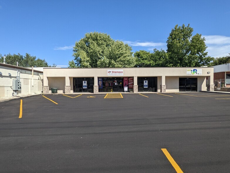 Primary Photo Of 3212 E Pawnee St, Wichita Storefront For Lease