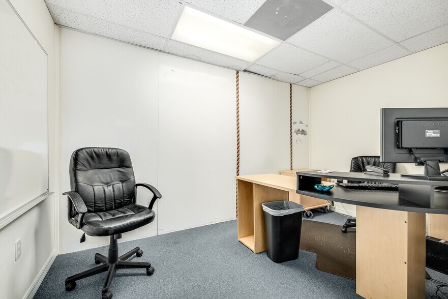 More Photos Of 902 E New Haven Ave, Melbourne Coworking Space