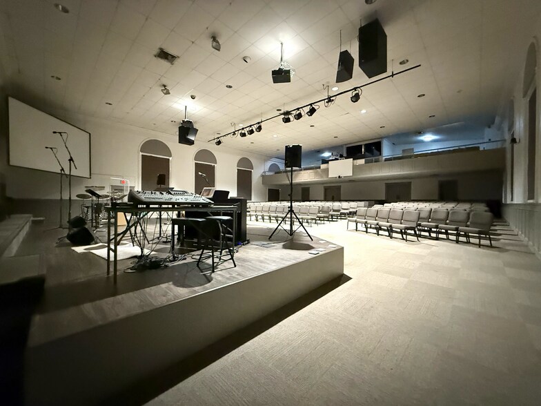 More Photos Of 37511 Church Ave, Dade City Religious Facility For Sale