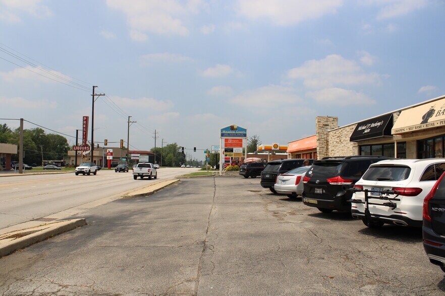 More Photos Of 1402-1408 W 55th St, Countryside Storefront For Lease