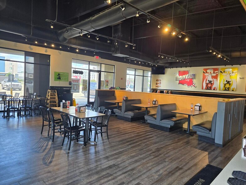 More Photos Of 2706 S Cabela's Pky, Gonzales Restaurant For Lease